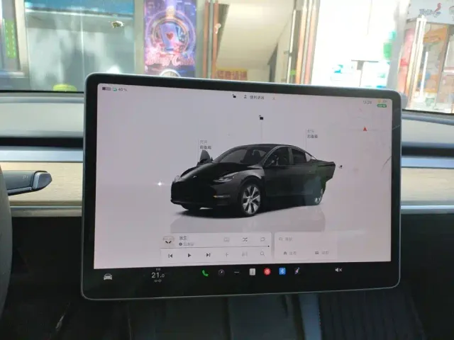 Tesla Model Y — Фото автомобиля 7