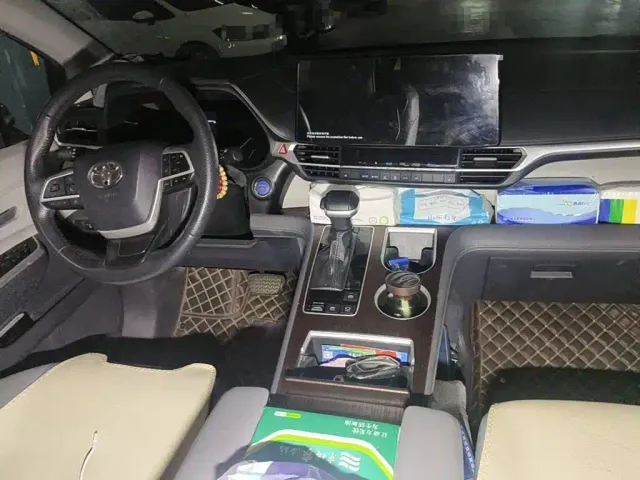 Toyota Granvia — Фото автомобиля 12
