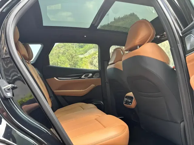 Geely Boyue L — Фото автомобиля 6