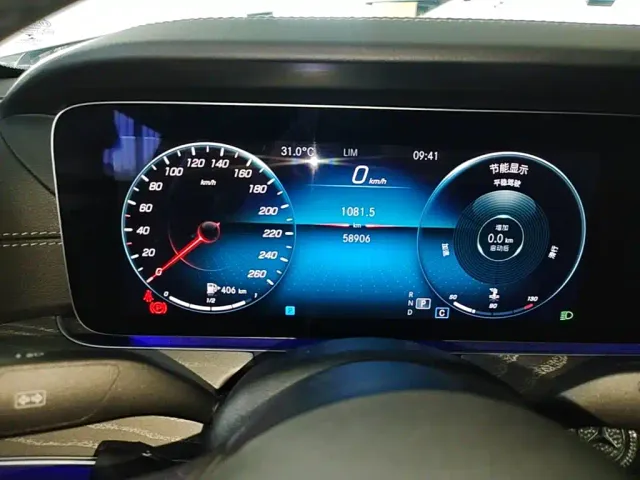 Mercedes-Benz E-Class — Фото автомобиля 11
