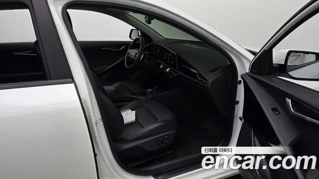 Kia Niro — Фото автомобиля 17