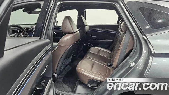 Hyundai Tucson Tucson (NX4) Дизель 2.0 2WD — Фото автомобиля 11