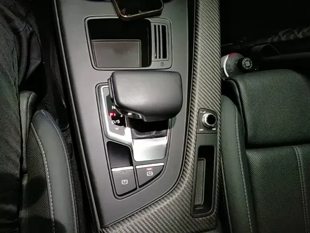 Audi A4L — Фото автомобиля 13