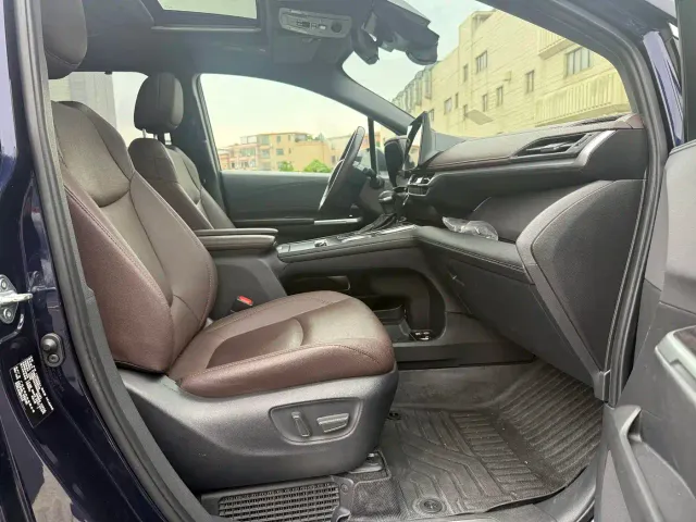 Toyota Sienna — Фото автомобиля 16