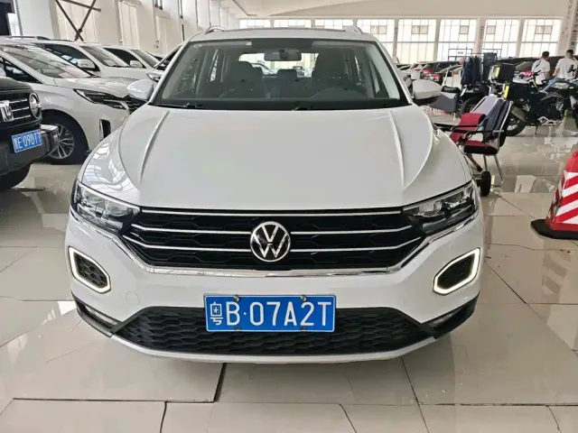 Volkswagen T-Roc — Фото автомобиля 2