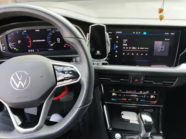 Volkswagen Passat — Фото автомобиля 9