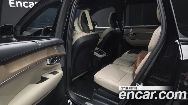 Volvo XC90 — Фото автомобиля 16