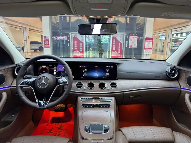 Mercedes-Benz E-Class — Фото автомобиля 9
