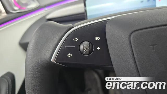 Tesla Model 3 — Фото автомобиля 23