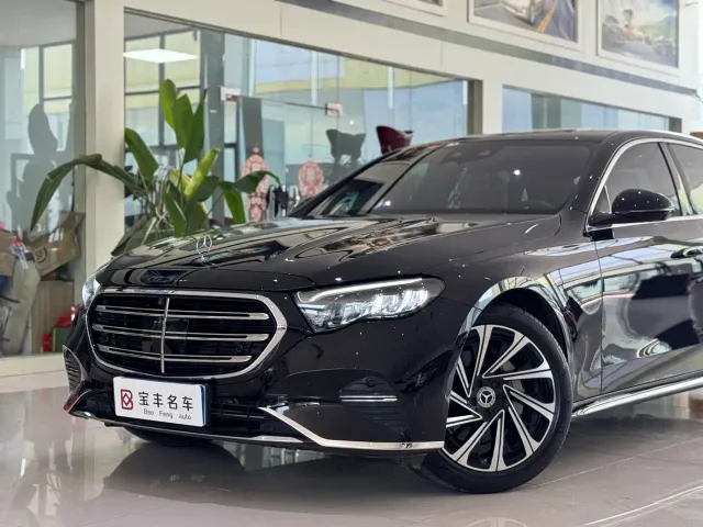Mercedes-Benz E-Class — Фото автомобиля 13