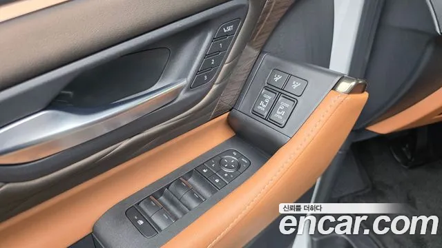 Toyota Alphard — Фото автомобиля 12