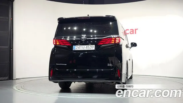 Toyota Alphard — Фото автомобиля 4
