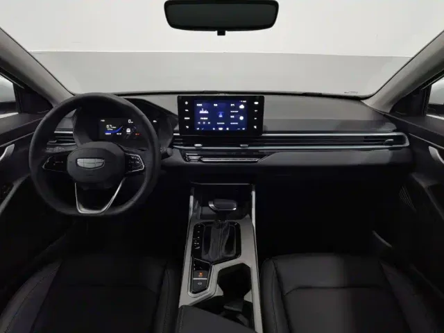 Geely Emgrand — Фото автомобиля 5