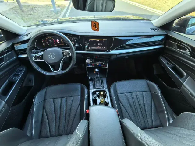 Volkswagen Passat — Фото автомобиля 8
