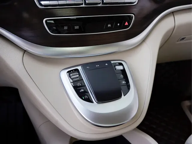 Mercedes-Benz V-Class — Фото автомобиля 19