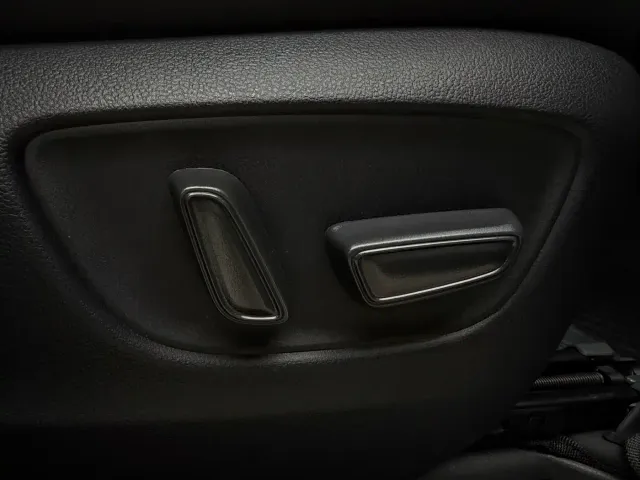 Toyota Granvia — Фото автомобиля 12