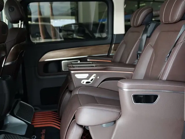 Mercedes-Benz V-Class — Фото автомобиля 15