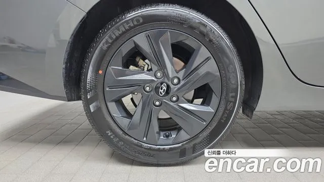 Hyundai AVANTE Avante (CN7) — Фото автомобиля 5
