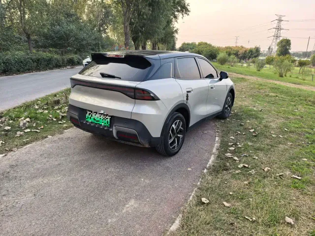 Changan Qiyuan Q05 — Фото автомобиля 4