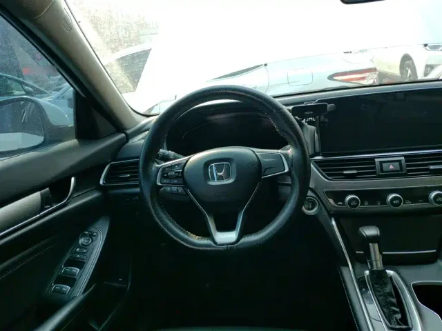 Honda Accord — Фото автомобиля 10