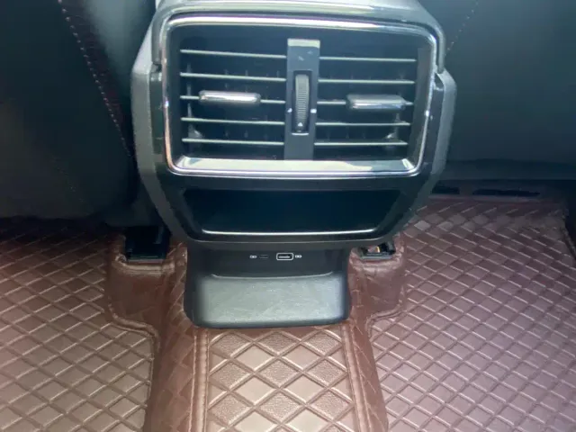 Skoda Karoq — Фото автомобиля 14