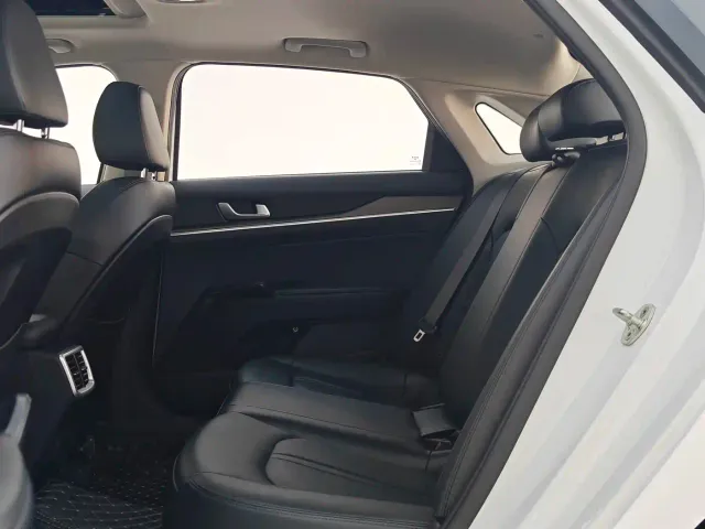 Kia K5 — Фото автомобиля 8