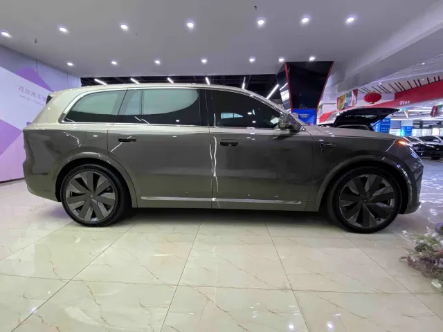 Li Auto Li Xiang L9 2026 Base Model — Фото автомобиля 7