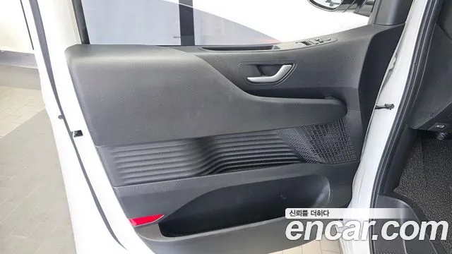 Hyundai Staria — Фото автомобиля 13