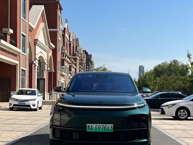 Li Auto L7 — Фото автомобиля 2