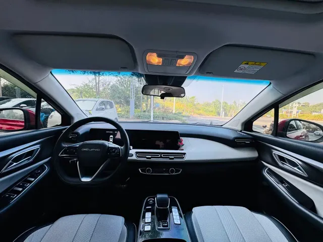 BAIC Beijing EU5 PLUS — Фото автомобиля 8