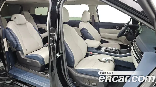Kia Carnival Generation 4 — Фото автомобиля 17