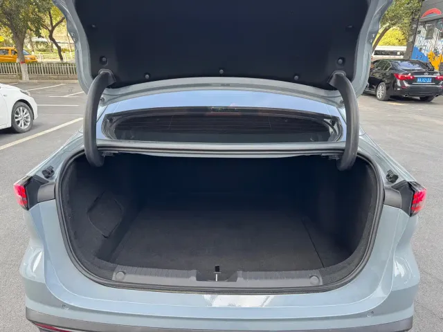 Geely Galaxy L6 — Фото автомобиля 14