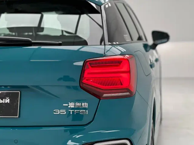 Audi Q2L — Фото автомобиля 12