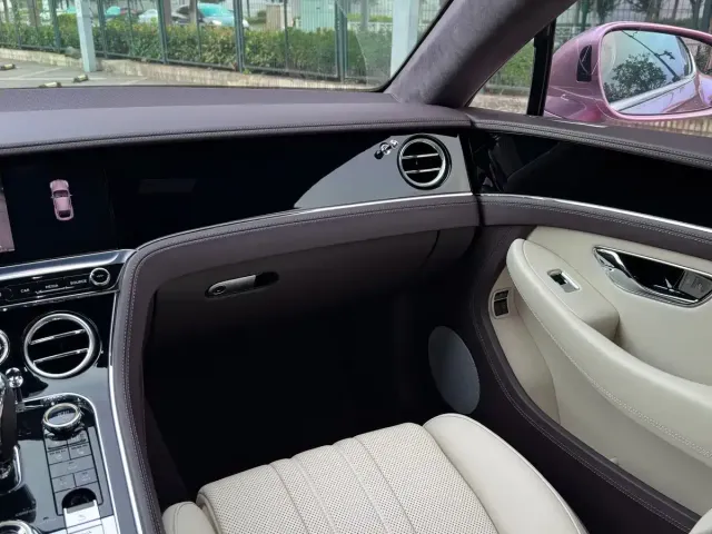 Bentley Continental 2022 4.0T GT V8 — Фото автомобиля 20