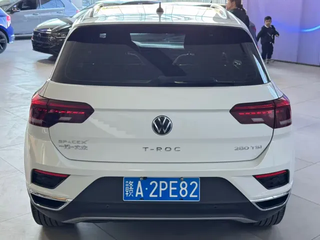 Volkswagen T-Roc — Фото автомобиля 6