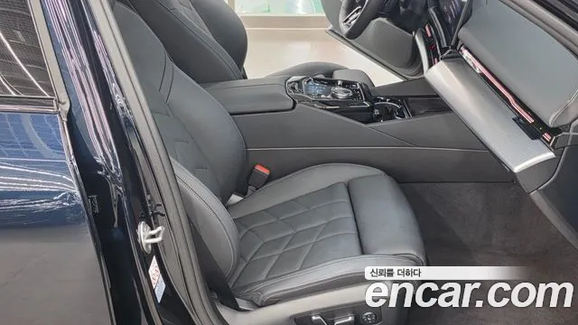 BMW 5 Series G60 — Фото автомобиля 12