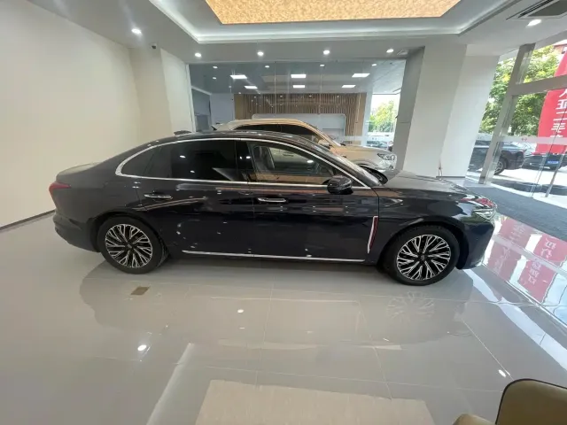 Hongqi Hongqi H5 2024 2.0T Automatic Smart Connect Flag Leader Edition — Фото автомобиля 4
