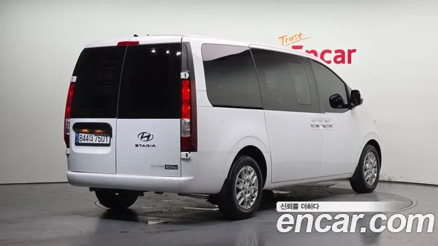 Hyundai Staria Staria L3.5 Карго 5 мест — Фото автомобиля 2