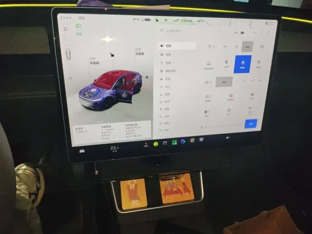 Tesla Model Y — Фото автомобиля 14