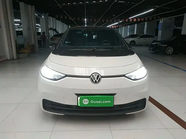 Volkswagen ID.3 — Фото автомобиля 2