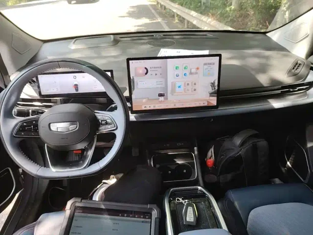 Geely Geometry M6 — Фото автомобиля 9
