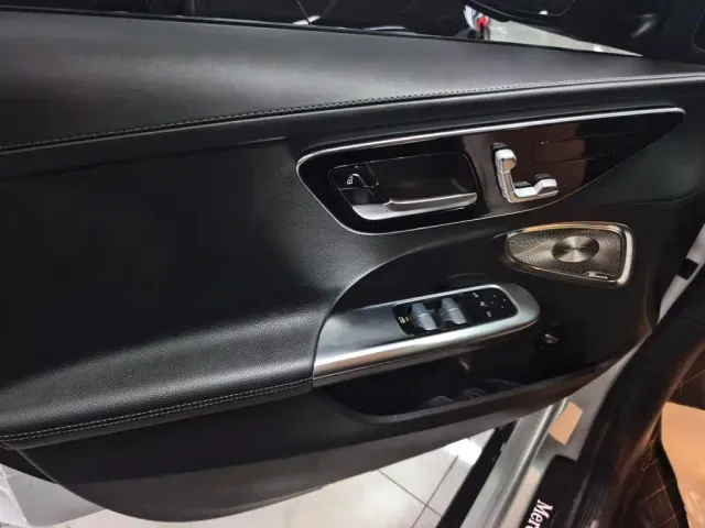 Mercedes-Benz C-Class — Фото автомобиля 4