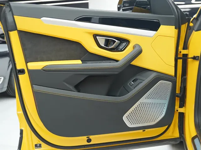 Lamborghini Urus — Фото автомобиля 20