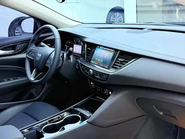 Buick Regal — Фото автомобиля 6
