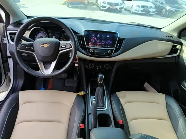 Chevrolet Monza — Фото автомобиля 9