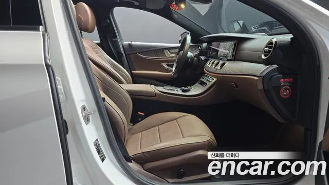 Mercedes-Benz E-Class W213 — Фото автомобиля 16
