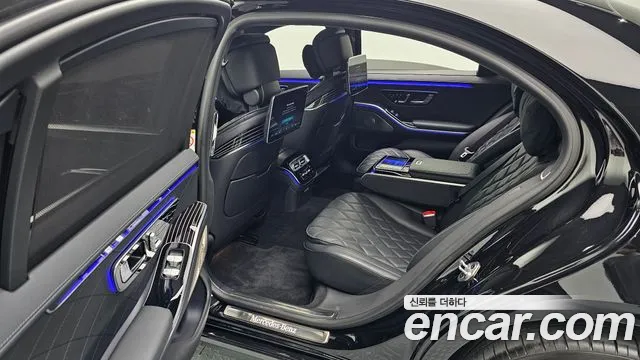 Mercedes-Benz S-Class — Фото автомобиля 12