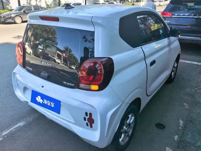 Roewe Clever — Фото автомобиля 3
