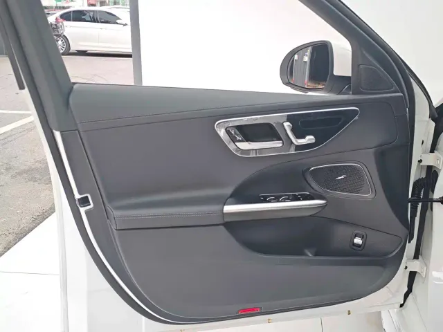 Mercedes-Benz C-Class — Фото автомобиля 15