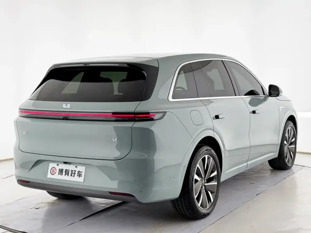Li Auto L6 — Фото автомобиля 17
